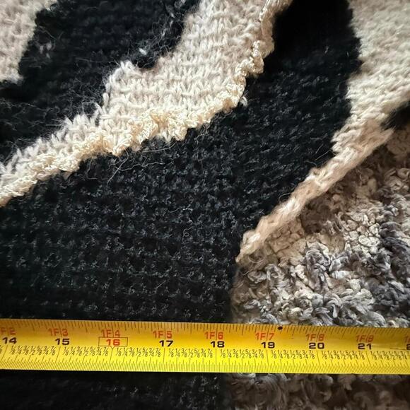 Vintage Abstract Black & Cream Knit Sweater Ribbon Collar Detail M/L - Picture 4 of 5